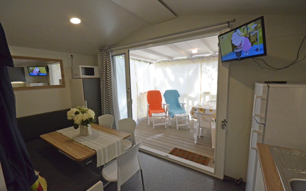 TopCamp Mobile Home Smart: Living room / kitchen